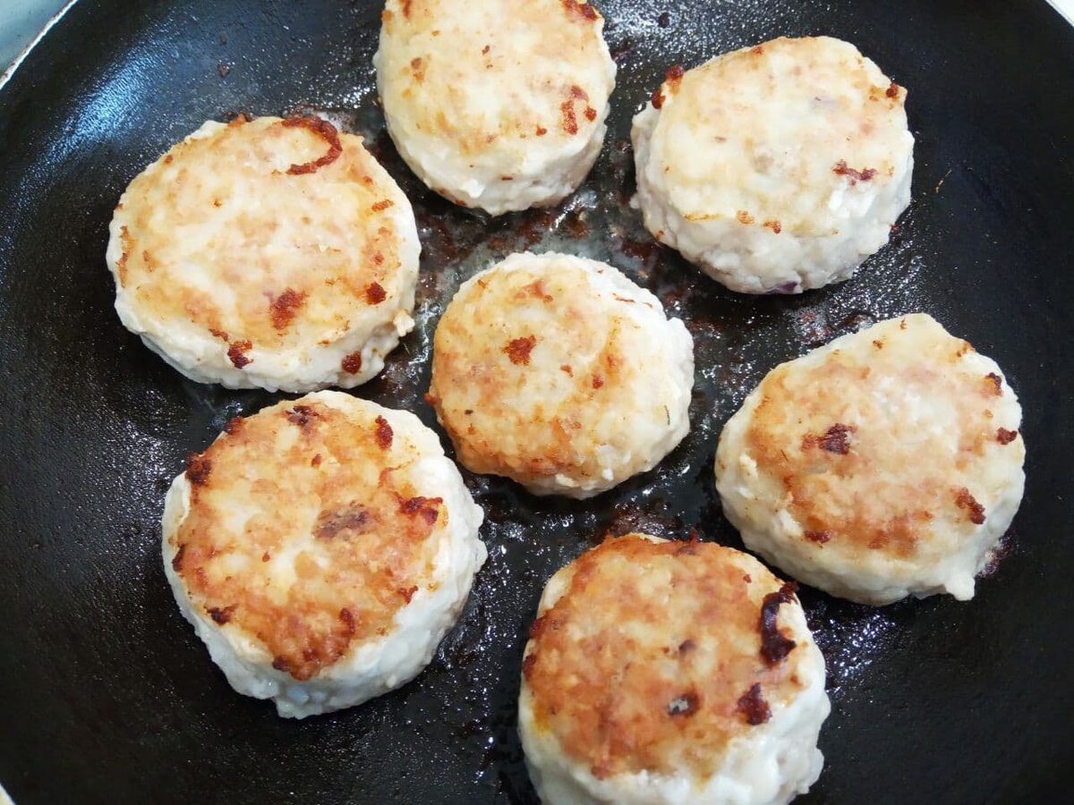 Кулінари розповіли, як приготувати смачні й соковиті тефтелі до будь-якого гарніру – рецепт