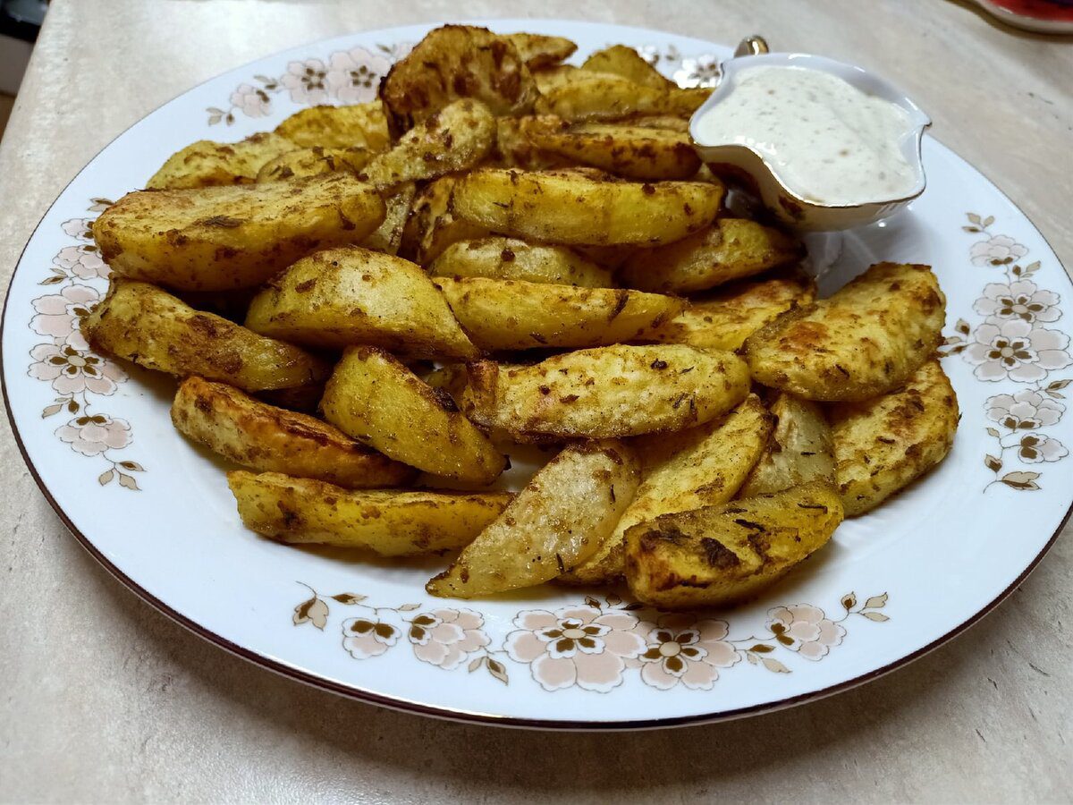 Кулінари розповіли, які спеції допоможуть приготувати дійсно смачну запечену картоплю