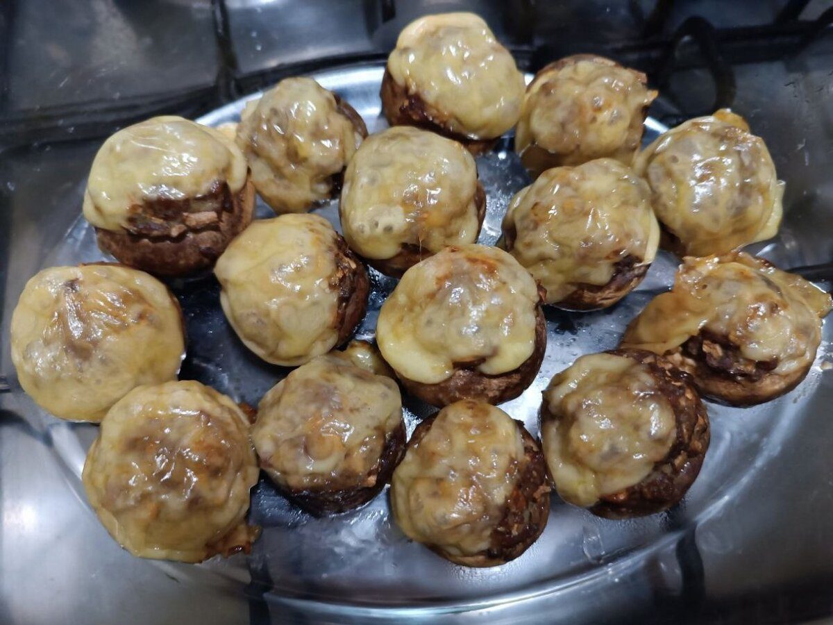 Кулінари розповіли, як приготувати смачну гарячу закуску до святкового новорічного столу