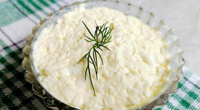 На Новий рік 2026 приготую салат “Снігопад”: швидше й дешевше за “Олів’є”, але з’їдається першим Який смачний салат приготувати на Новий рік