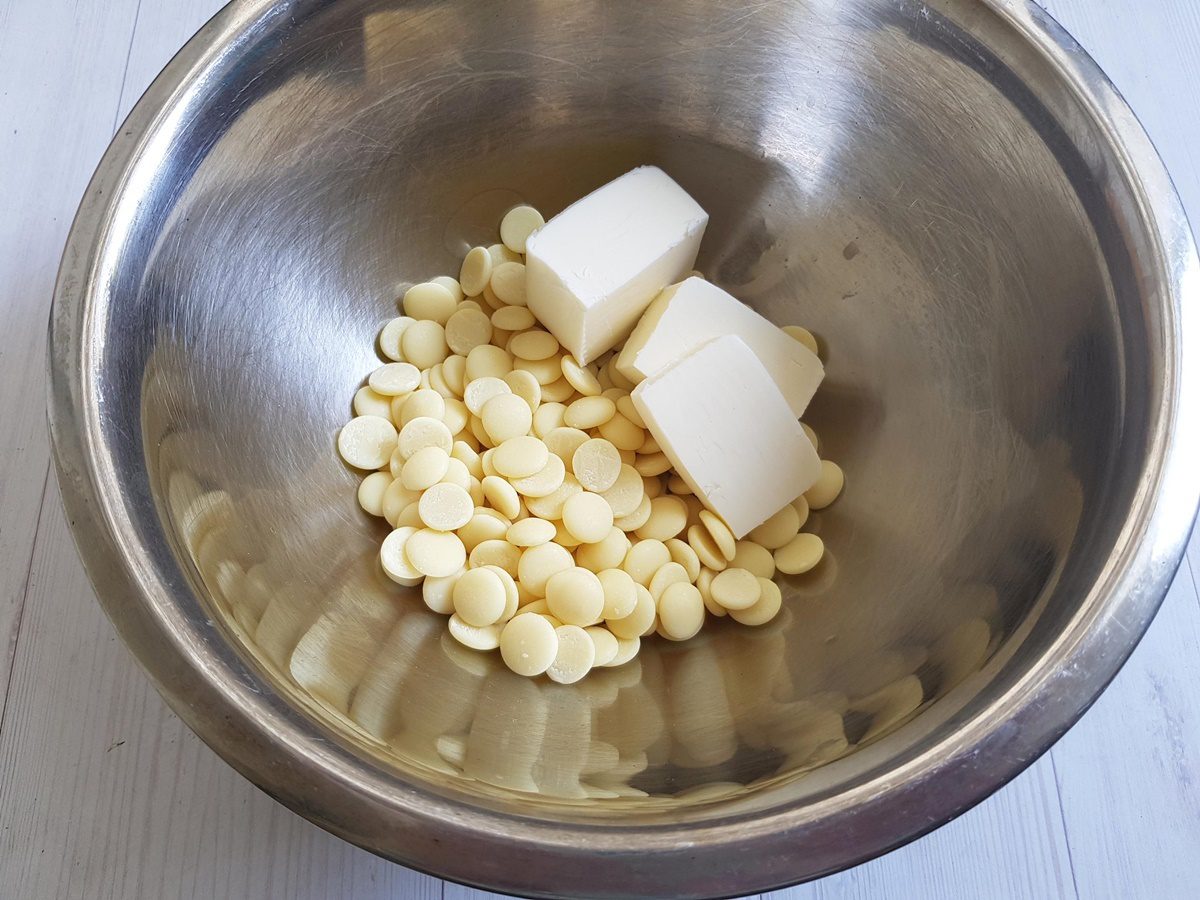 Кулінари розповіли, як приготувати смачний торт до чаювання без випічки та з простих продуктів