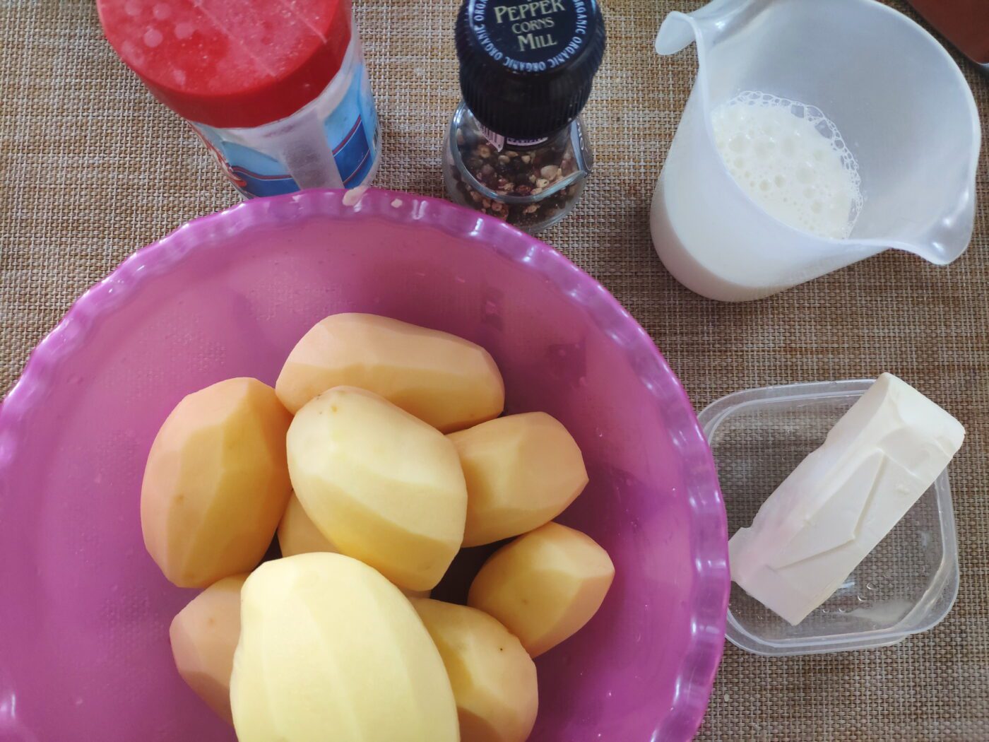 Кулінари розповіли, як можна пришвидшити процес приготування картопляного пюре – поради