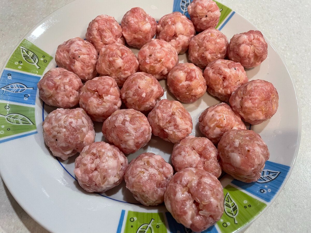 Кулінари розповіли, яку страву можна приготувати зі звичайного фаршу на цілу велику родину