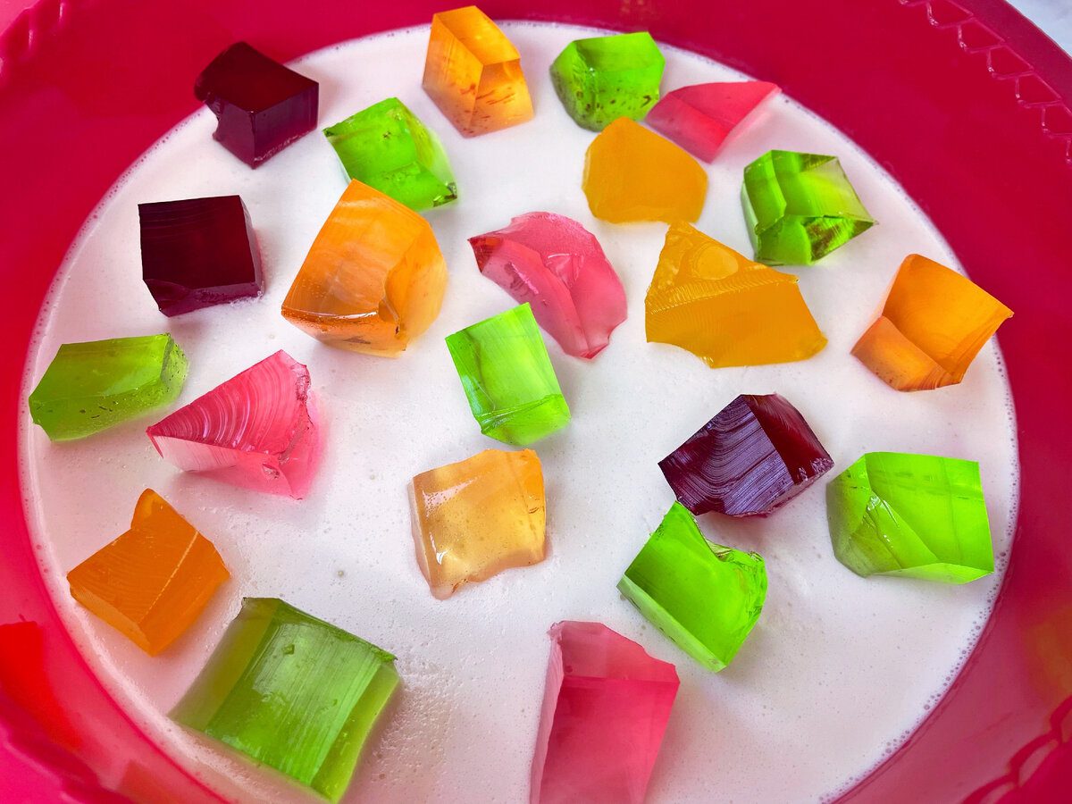 Господині поділились смачним рецептом десерту Бите скло, який знайомий усім із дитинства