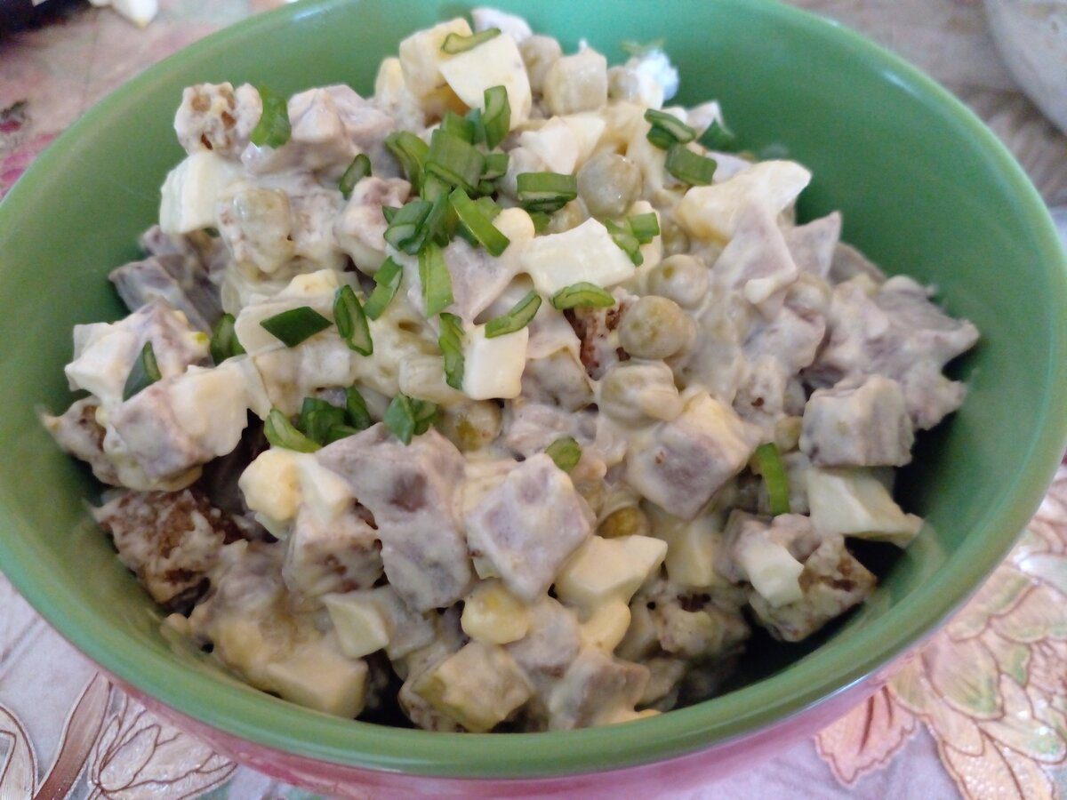 Кулінари розповіли, чим можна замінити ковбасу в Олів'є для кращого смаку готового салату