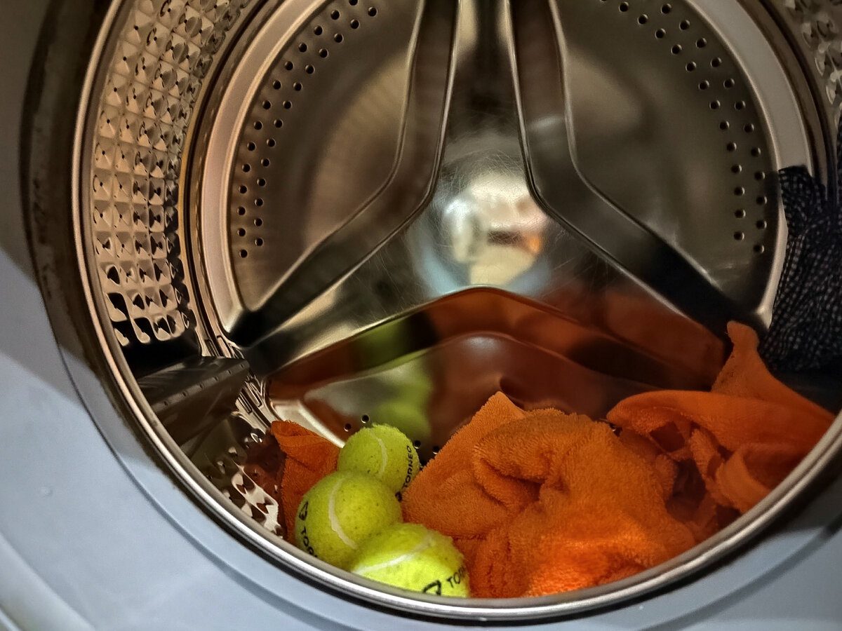 Господині розповіли, як прати з ефірною олією замість кондиціонера, аби речі приємно пахнули