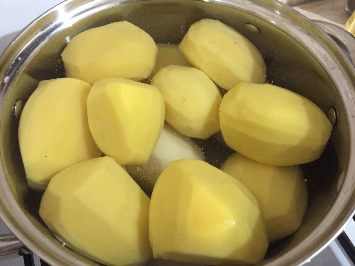 Кулінари розповіли, який інгредієнт допоможе покращити смак картопляного пюре – порада