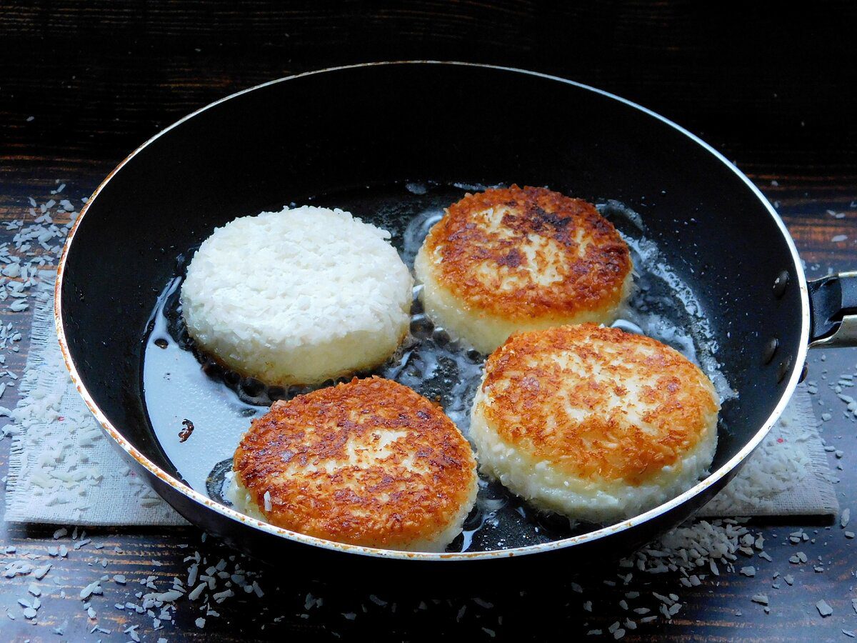 Кулінари розповіли, як приготувати смачні сирники без манки та борошна – будуть ніжними