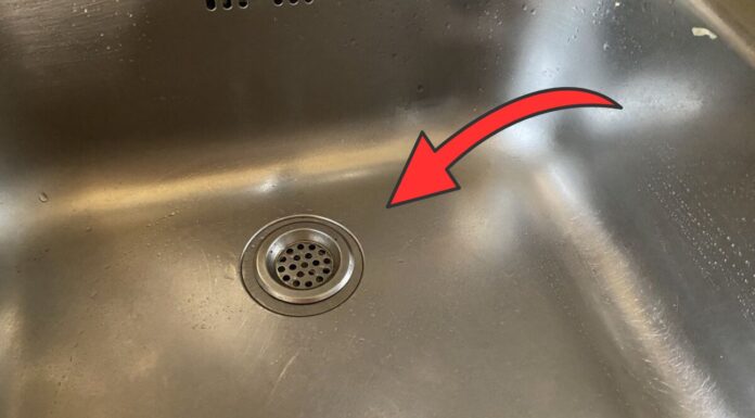 По 3 краплі у сифон – і сморід з раковини зникає на 5-6 тижнів: без хімії та витрат на сантехніка Як позбутись від смороду з раковини