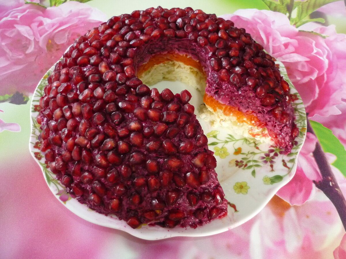 Кулінари розповіли, як приготувати смачний і насичений салат до Нового року за лічені хвилини