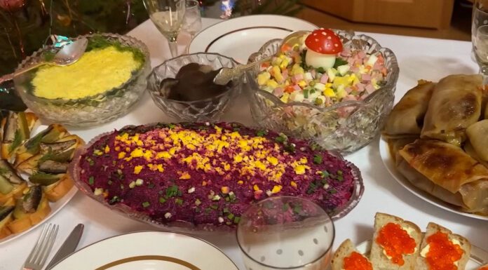 Що не варто готувати на Новий рік 2026: 5 страв, які давно набридли гостям, але вони чемно мовчать за столом Кулінари назвали страви, які ставити на новорічний стіл – уже давно моветон