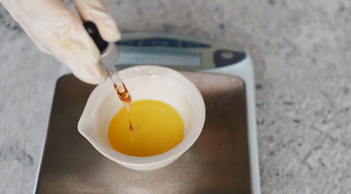 Додала у воду 6 крапель – і в під’їзді біля наших дверей пахне, як у спа-салоні: сусіди не здогадались Господині пояснили, як ароматизувати під'їзд біля квартири без освіжувачів