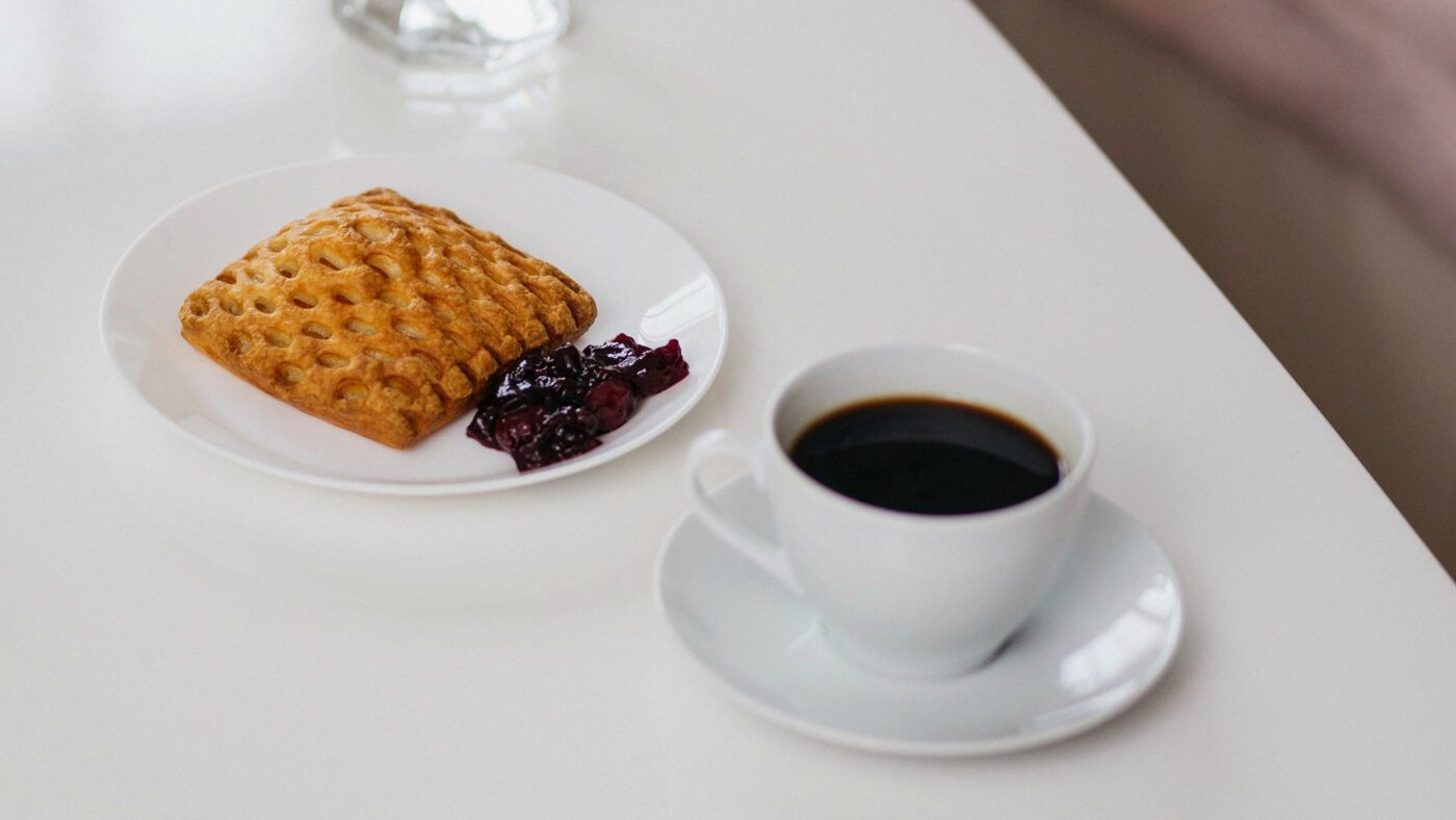 Безкофеїнова кава має такий же смак, аромат, колір і спосіб заварювання, що й звичайна кава