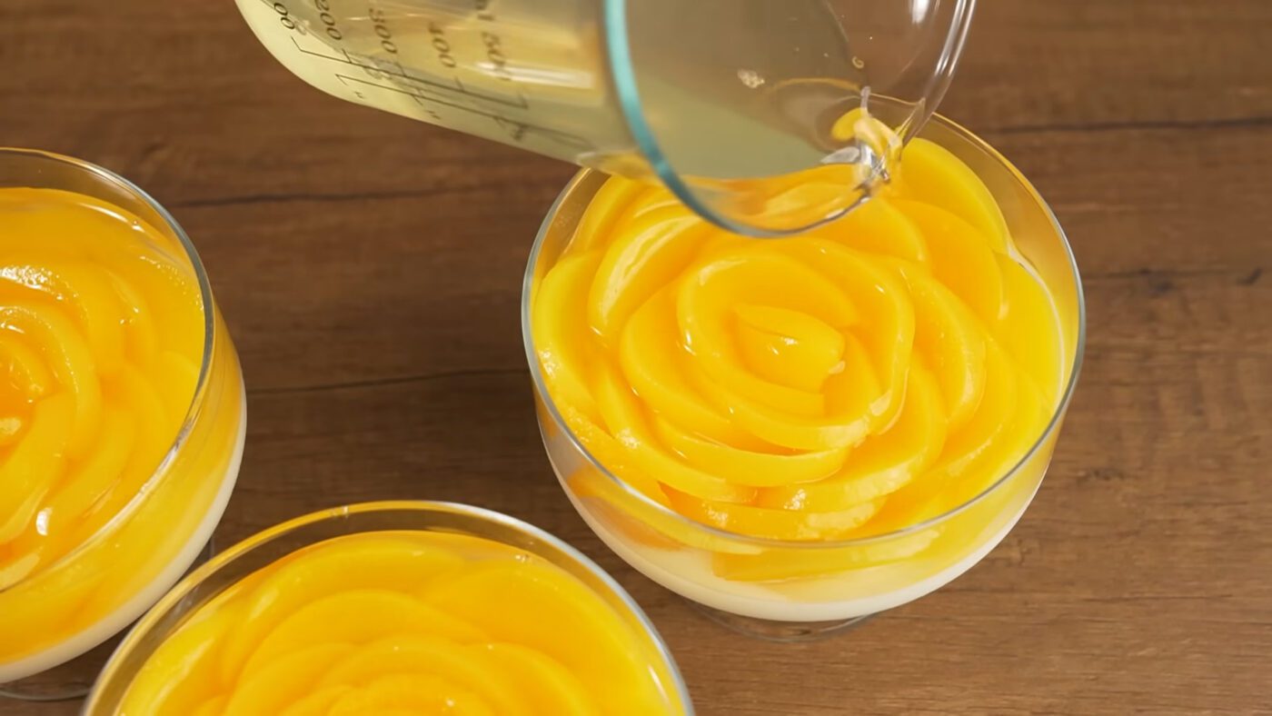 Кондитери показали 5 швидких новорічних десертів без випічки