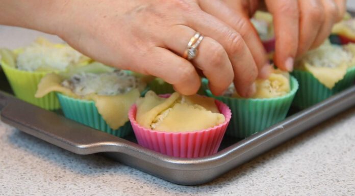 Гарячі закуски на свято: 4 страви у маленьких порціях, які збирають усі компліменти за новорічним столом Кухарі порадили 4 гарячі закуски у мініпорціях для новорічного столу