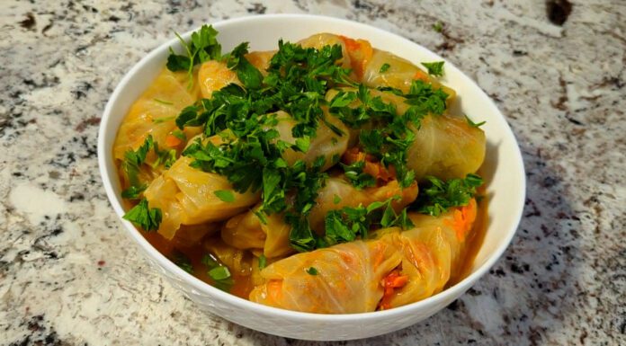 Кухарі порадили 2 рецепти голубців без рису для насиченого смаку і легкості