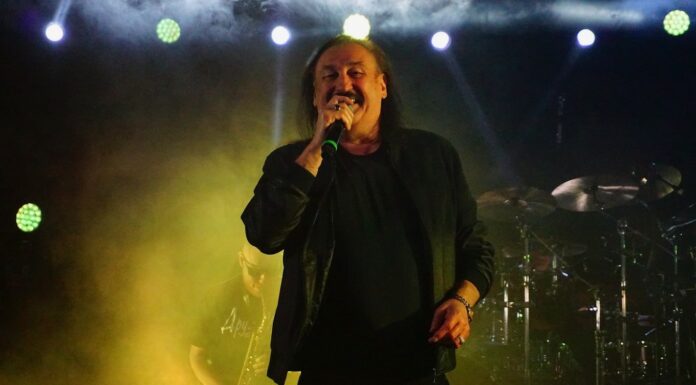 66-річний Степан Гіга переніс складну операцію: поговорюють, що йому ампутували ногу. Подробиці Оточення Степана Гіги розповіло про складну операцію, яку переніс співак