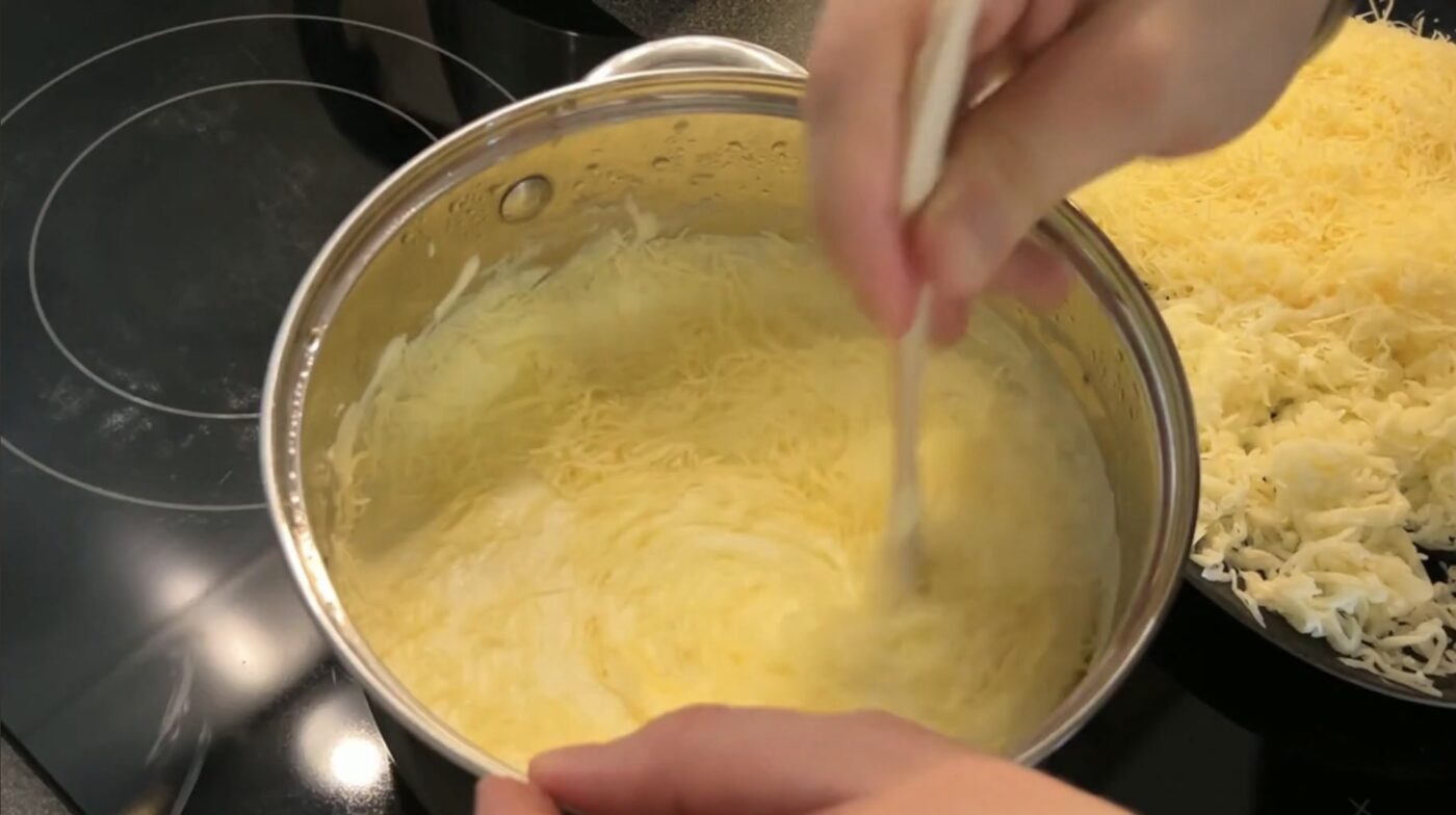 Картопляне пюре з сиром та шкварками