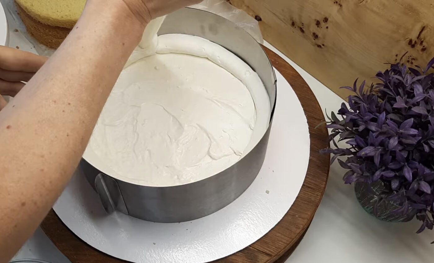 Рецепт фруктового торта зі смачним кремом