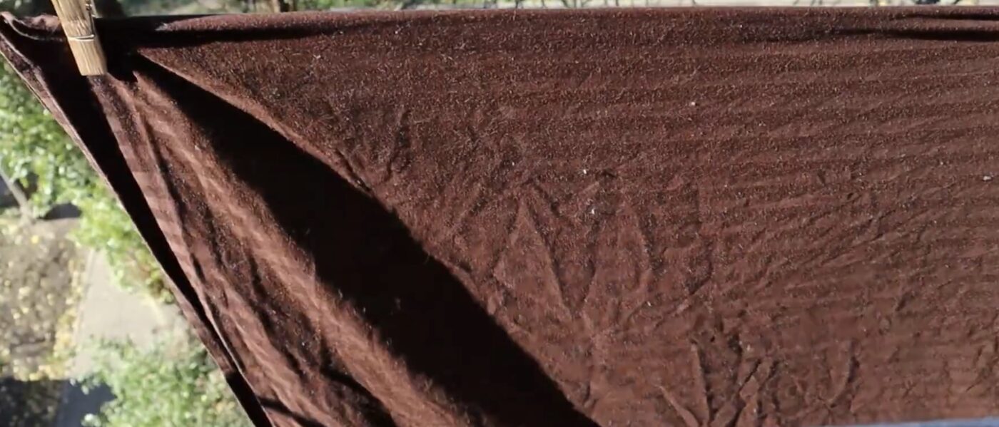 Як вологі серветки допомагають під час прання одягу