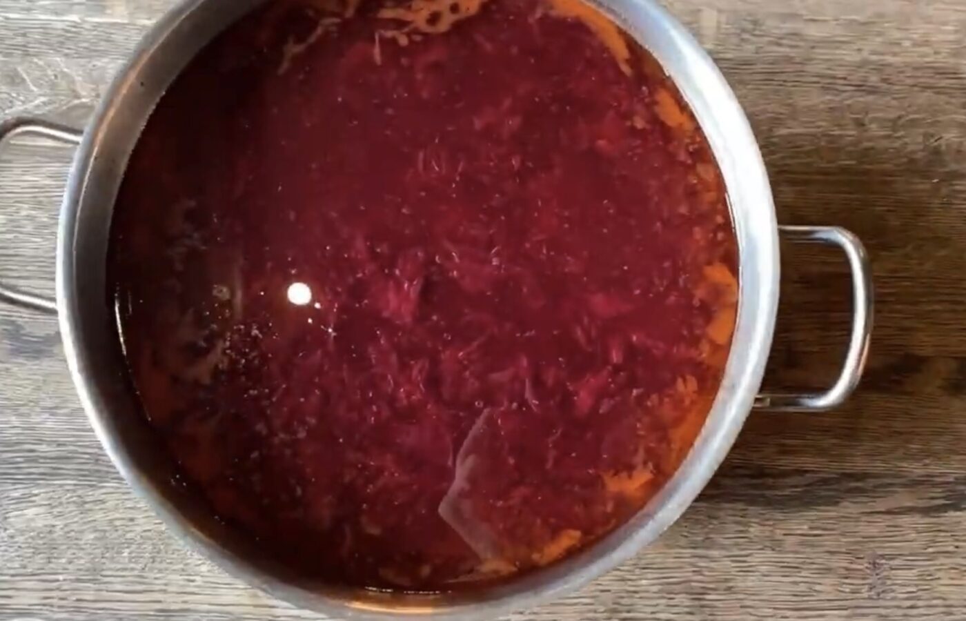 Звичайний лід забрав зайвий жир з супу та борщу