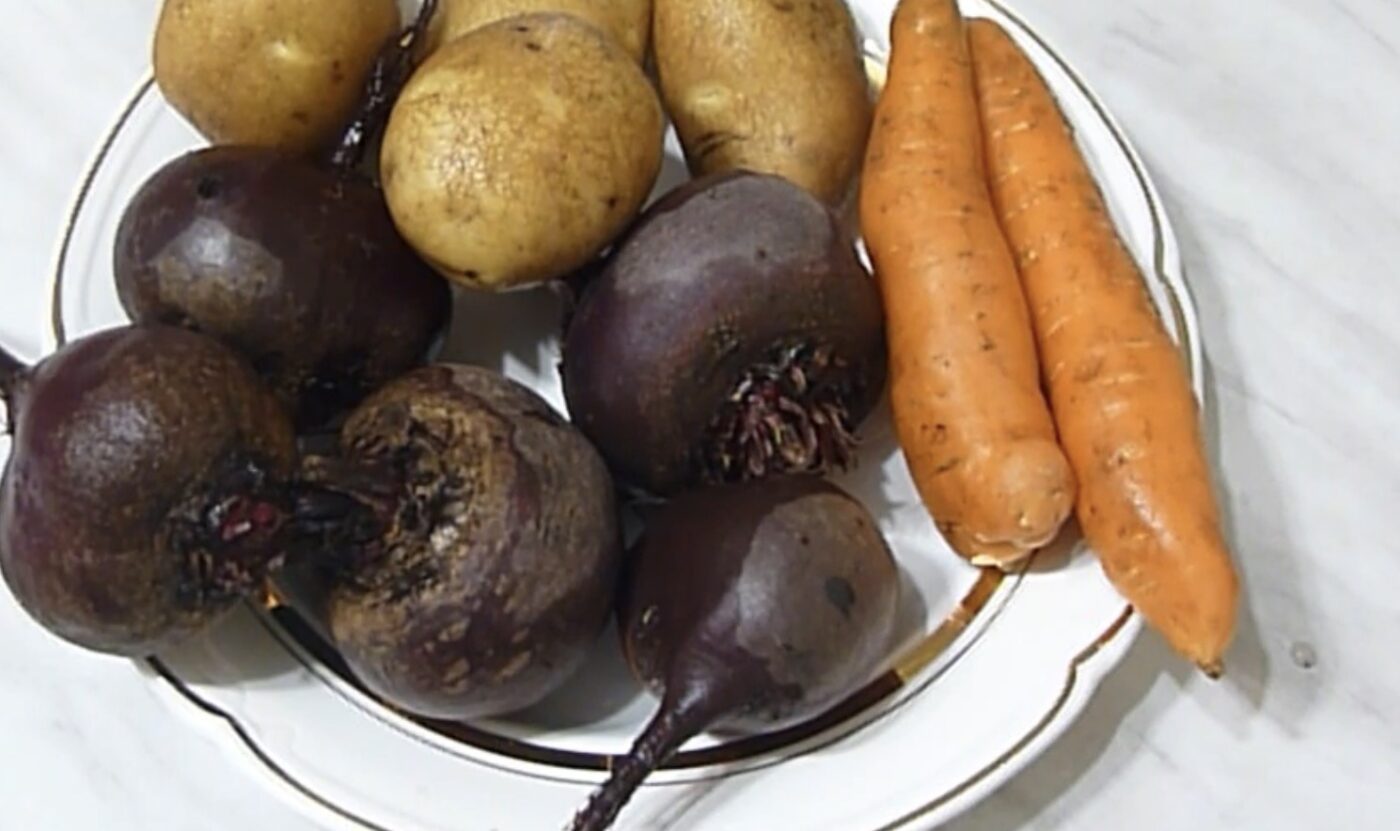 Як швидко зварити моркву та буряк