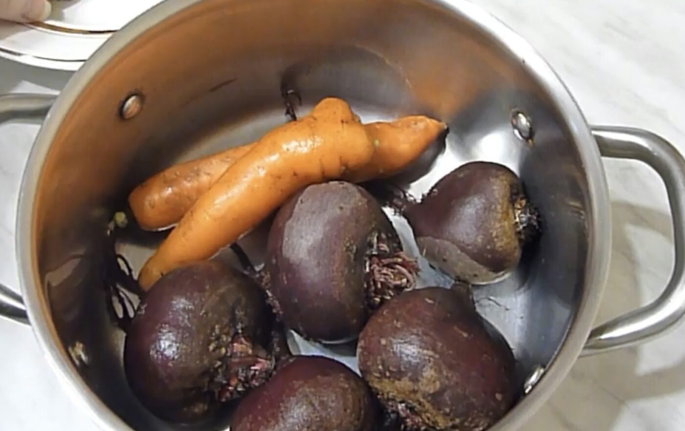 Як швидко зварити моркву та буряк