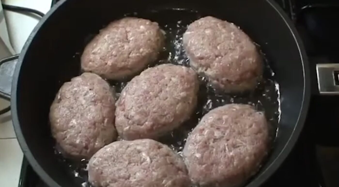 У чому панірувати котлети, щоб олія не бризкала