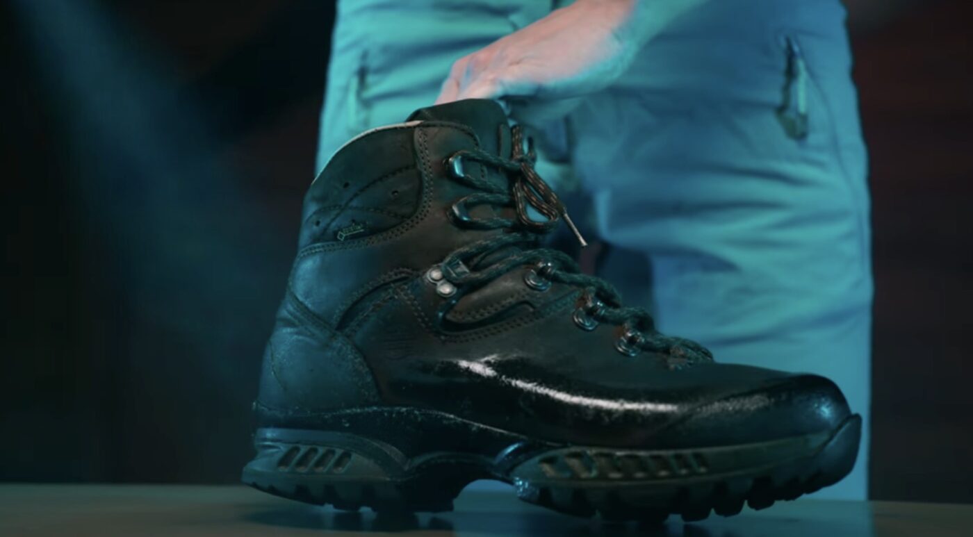 Простий саморобний засіб, що захистить взуття від вологи