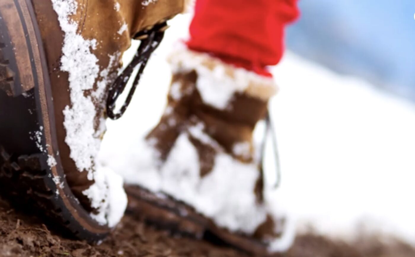 Ось чим обмотую ноги, аби вони зберігали тепло навіть у тонкому взутті