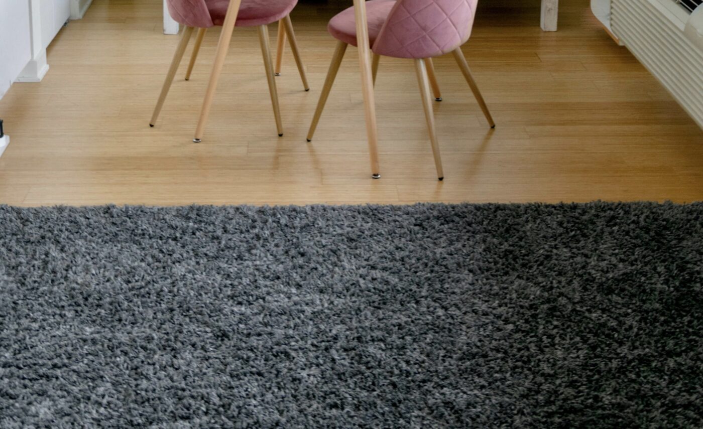 Що зробити, аби килим не ковзав по підлозі