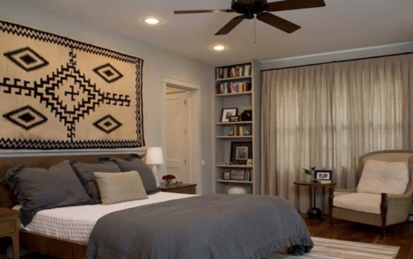 Як осучаснити килим на стіні