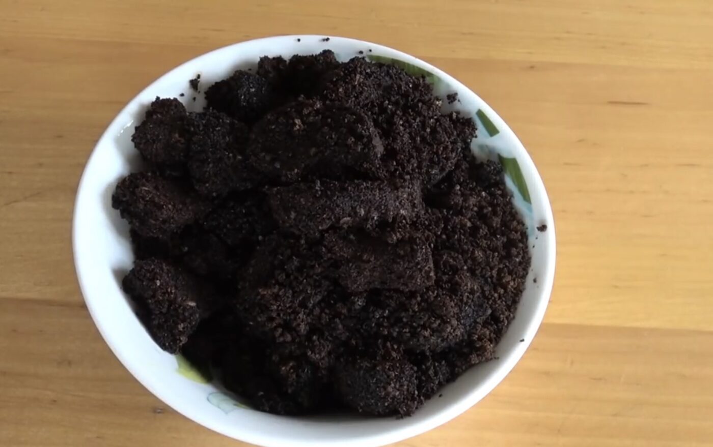 Як відмити каструлі від нагару без мийного засобу