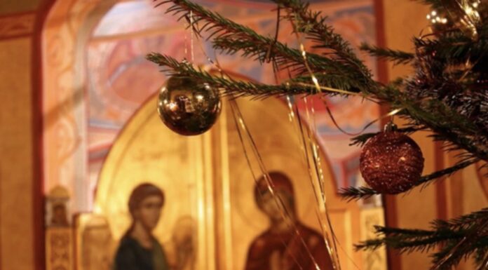 Молитва в новорічну ніч за Україну: запаліть свічку та моліться щиро і з вірою в серці Священник розповів, яку молитву читати за мир в Україні на Новий рік 2026