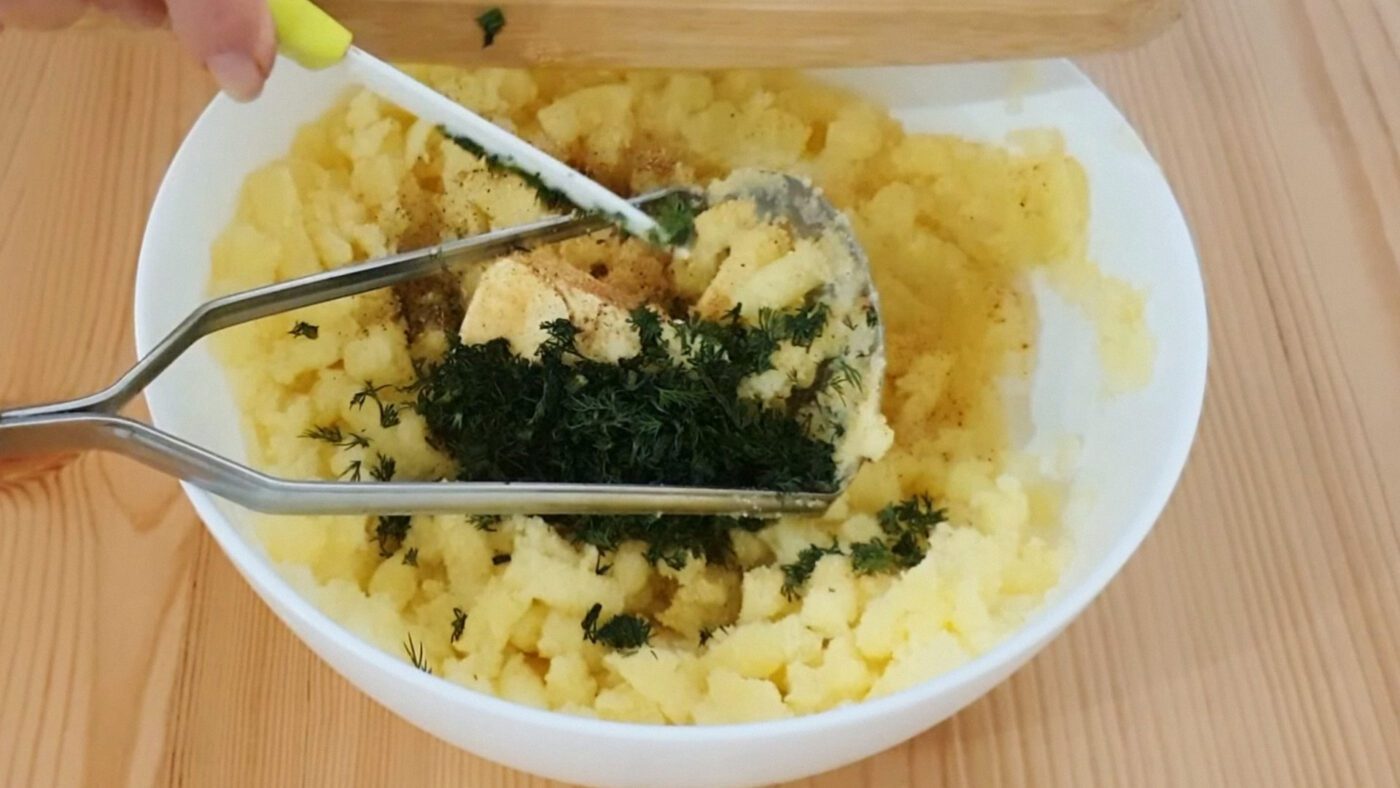 Зі спеціями можете експериментувати на свій розсуд, щоб вам було смачно