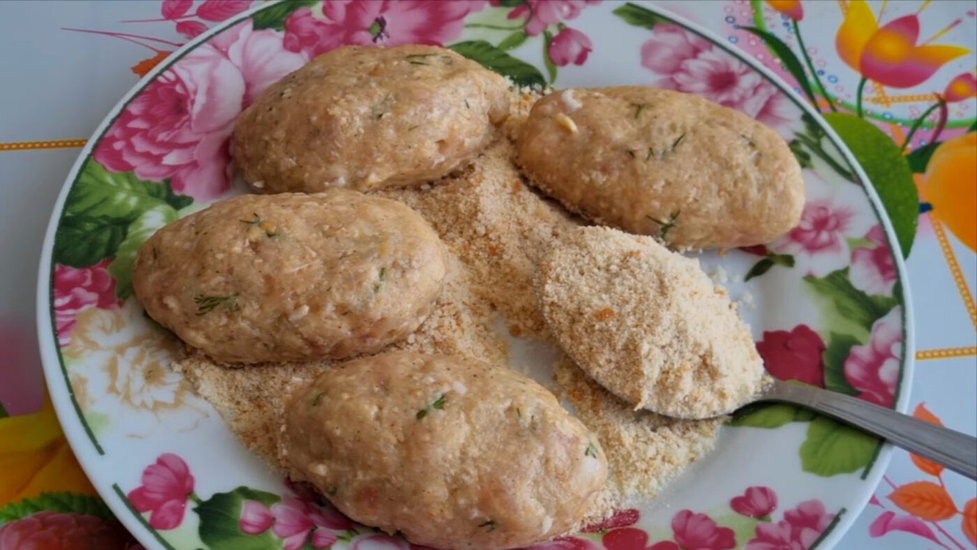 Шеф-кухарі назвали найкращу заміну хліба у фарші для котлет