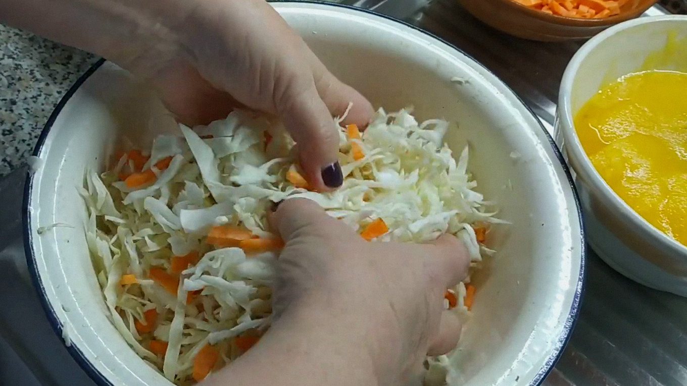 Що додати у квашену капусту для вдалого смаку