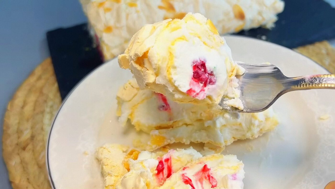 Меренговий рулет за пів години: хрусткий зверху, ніжний усередині