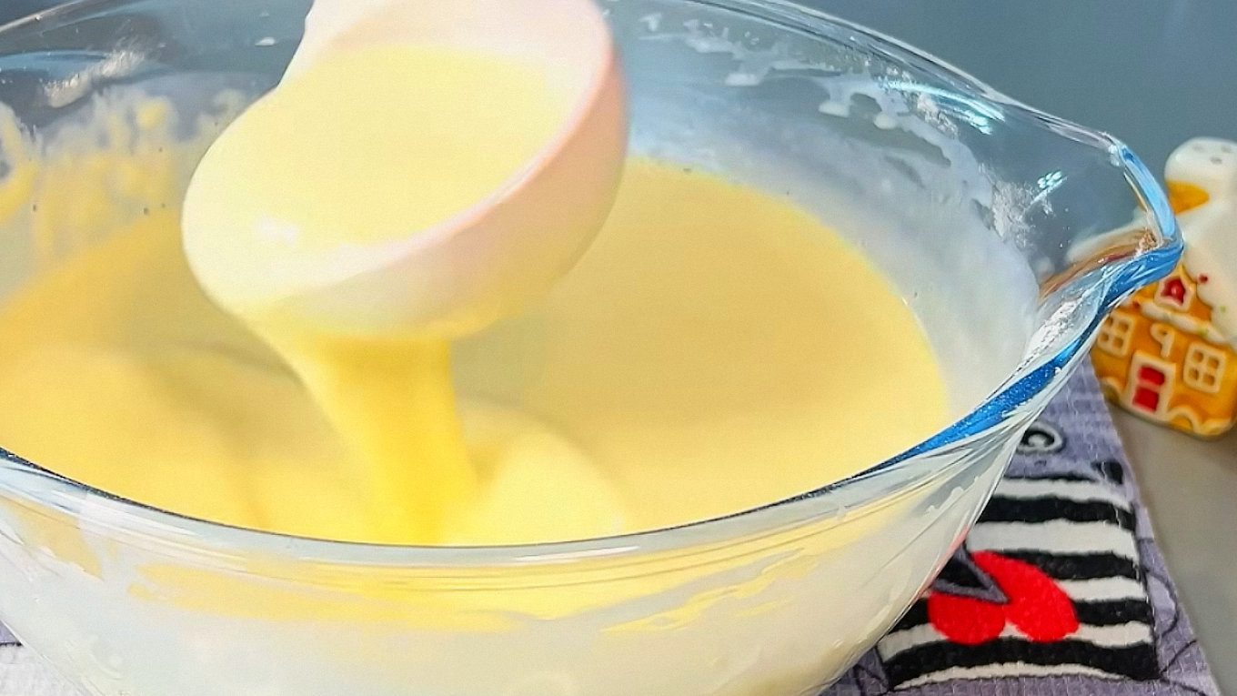 Завдяки додаванню окропу в тісто млинці стають еластичними та не рвуться