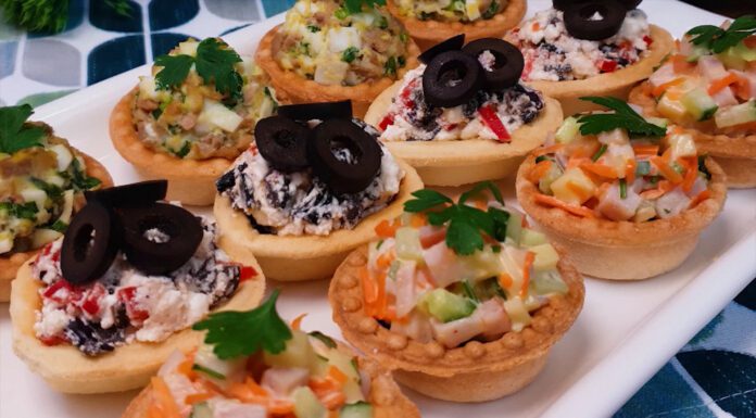 Тарталетки на Новий рік: 6 начинок з продуктів “із холодильника” – мої гості розбирають їх зі столу першими Господині порадили 6 простих начинок для тарталеток