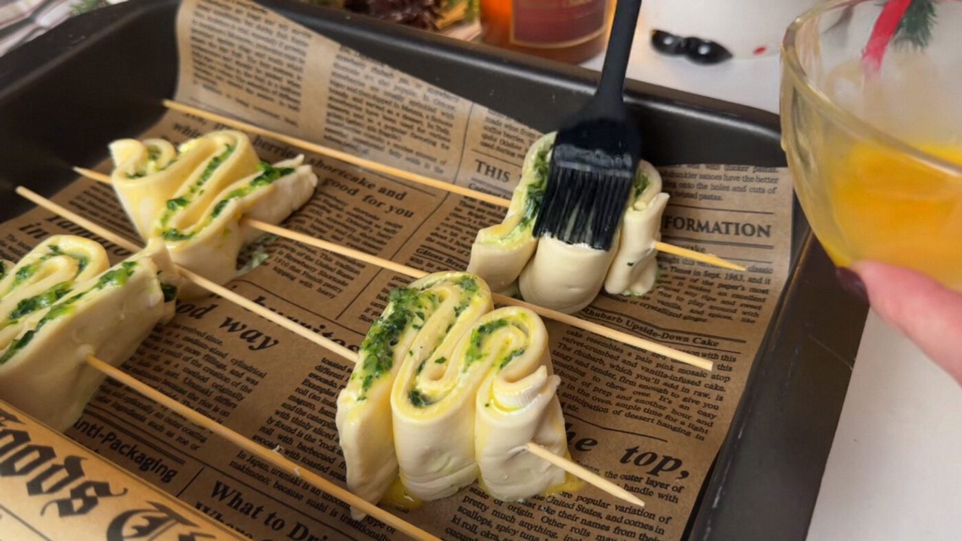 Для цих ялинок ви можете придумати й будь-яку іншу начинку чи зробити одразу декілька варіантів