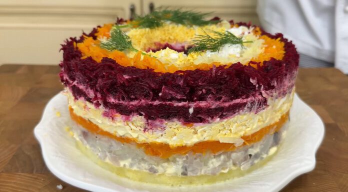 Кухарі поділилися рецептом смачної та соковитої Шуби для Різдва і Нового року