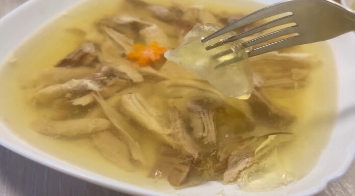 Шеф-кухарі показали, як зробити холодець на свята ідеально прозорим