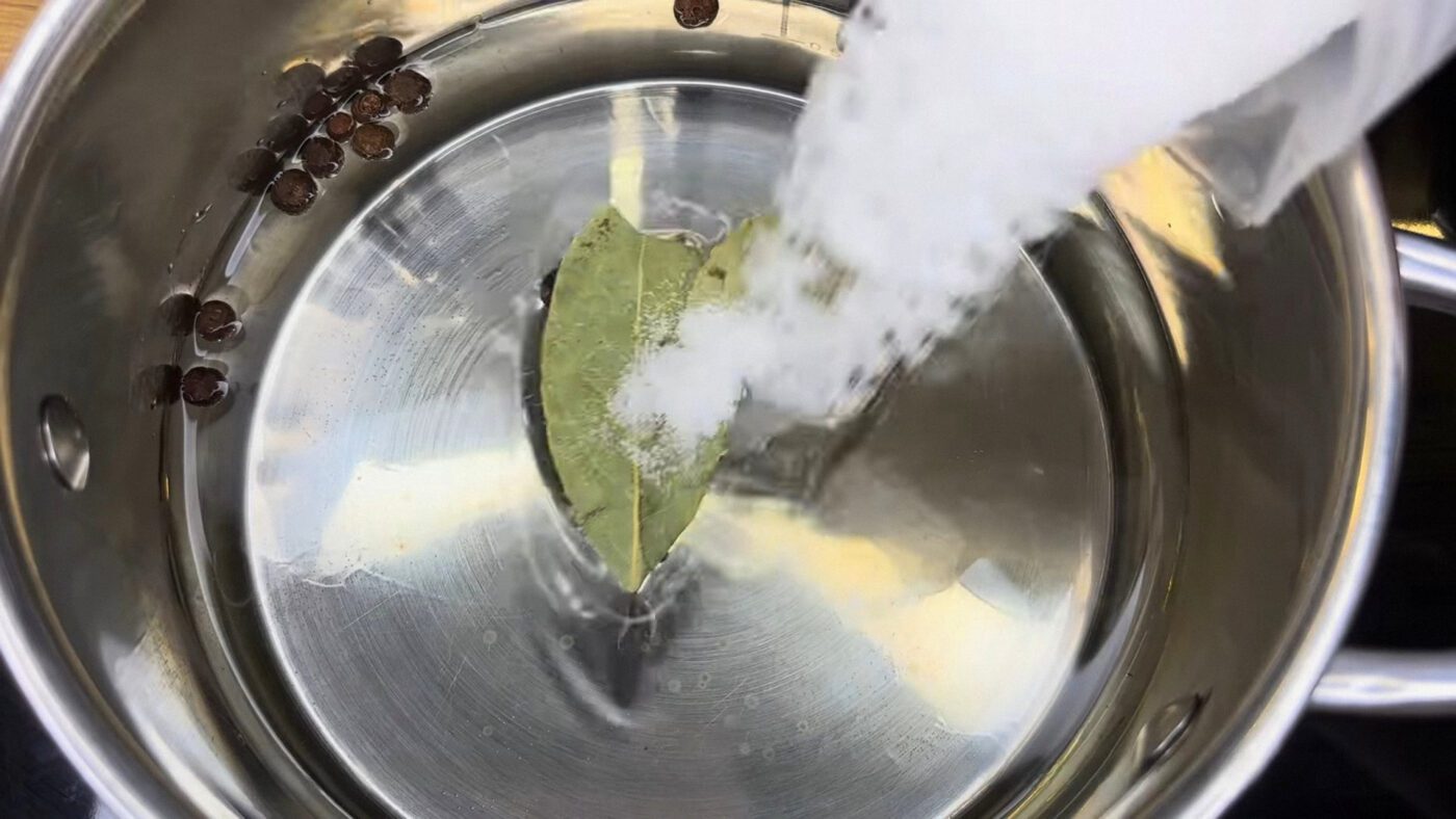 Головним секретом смачної скумбрії є правильно приготовлений маринад