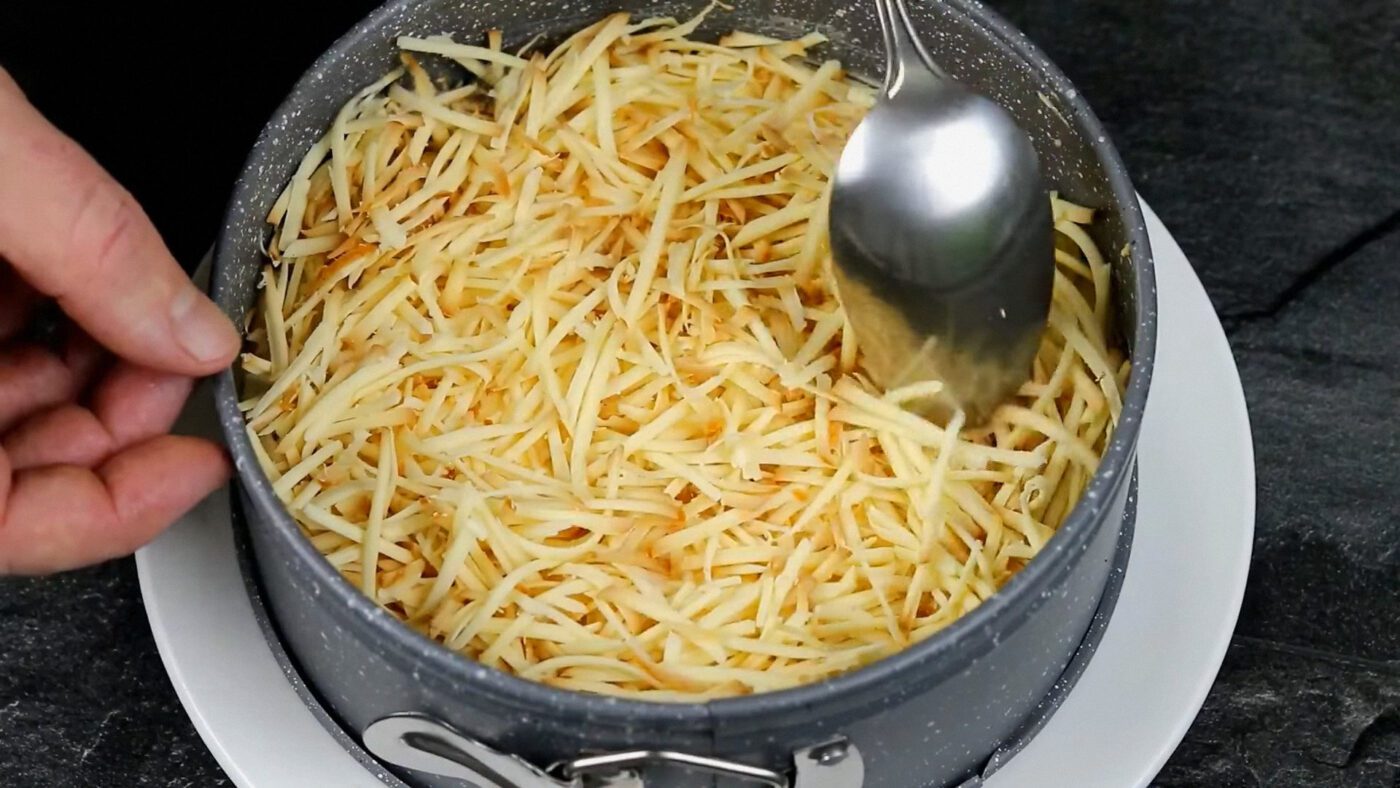 Збирати салат також можна порційно в гарних склянках або келихах