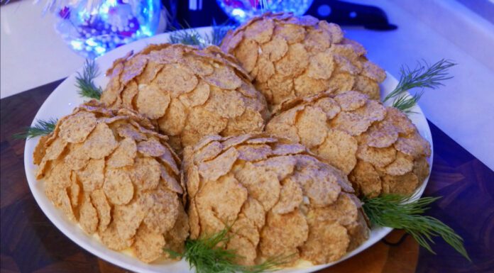 Святковий салат “Сосна”: на радянських столах він був найдорожчим. Нереальна смакота з простих інгредієнтів Господині поділилися класичним рецептом найдорожчого радянського салату