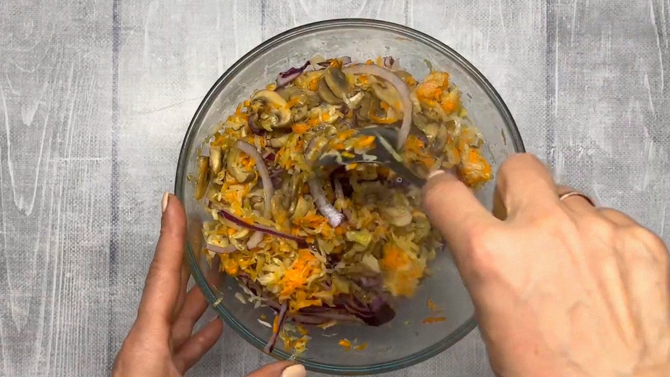Чим смачнішу квашену капусту ви використовуєте, тим кращим вийде салат