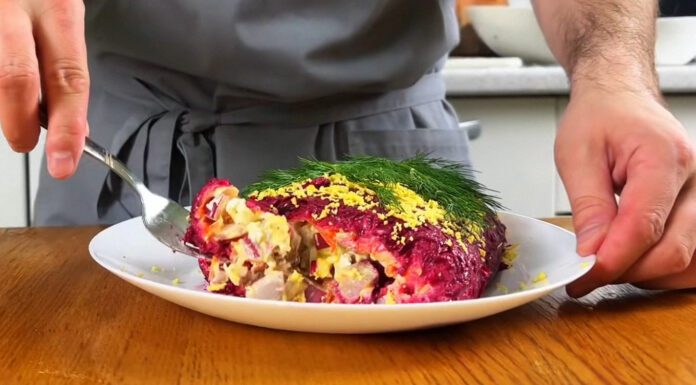 Не кухар, але оселедець під шубою готую так, що ресторани заздрять: найкращий рецепт до Нового року 2026 Кухарі показали найкращий рецепт оселедця під шубою для Нового року 2026