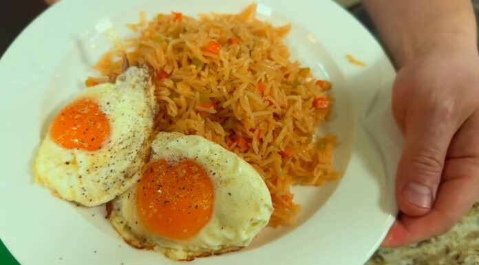 Ви будете кусати лікті, що не знали цього: ось чому кухарі завжди додають 1 ложку оцту при варінні рису Кухарі розповіли, як зробити будь-який рис розсипчастим