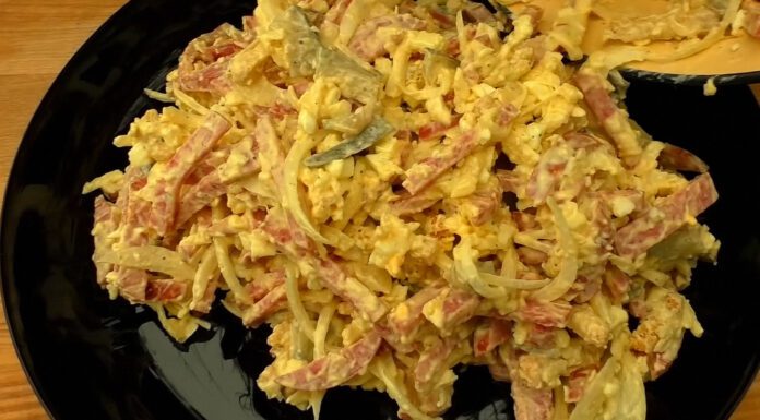 Кулінари поділилися рецептом смачного м'ясного салату з сервелатом